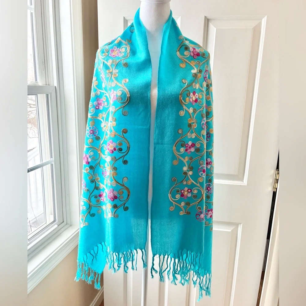 Cashmere Lightweight Large Shawl Wrap Floral Embroidery Blue NWOT